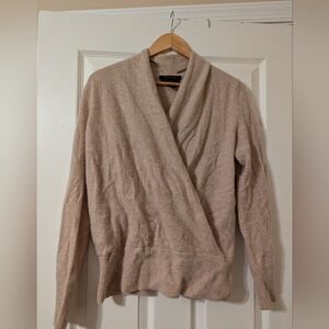 100% cashmere V-neck sweater